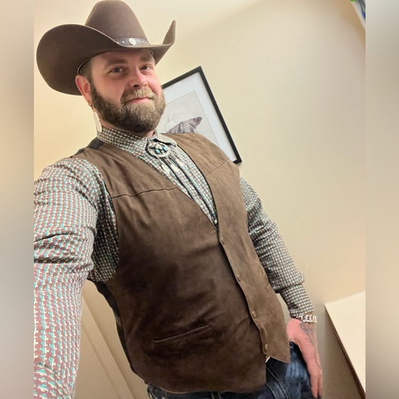 Meet your Posher, Jon aka Daddy - Picture 4 of 7